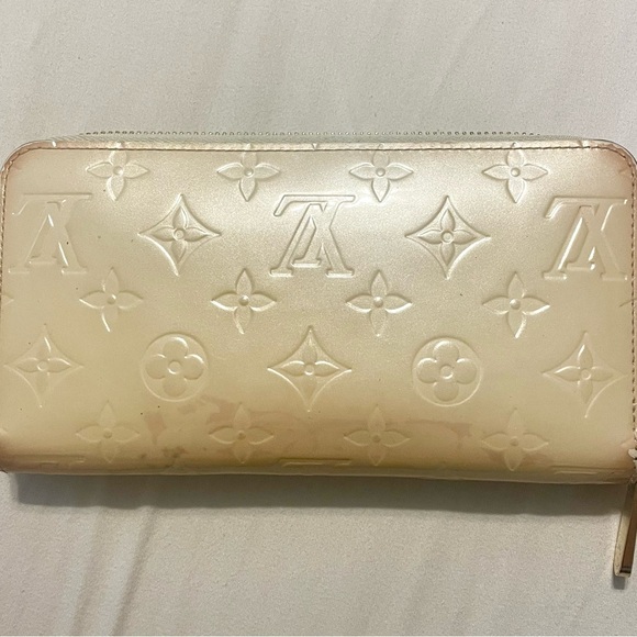 Louis Vuitton Monogram Vernis Wallet - Picture 2 of 6